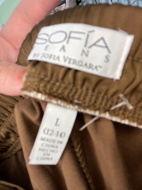 sofia by sofia vergara Brown Wide-Leg Cargo Pants - Picture 3 of 5